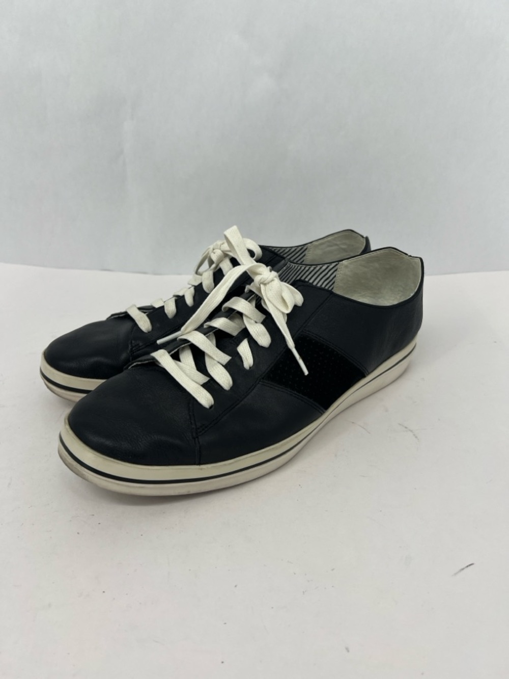 Tommy Bahama Relaxology Black Leather Low-Top Sneakers with White Laces